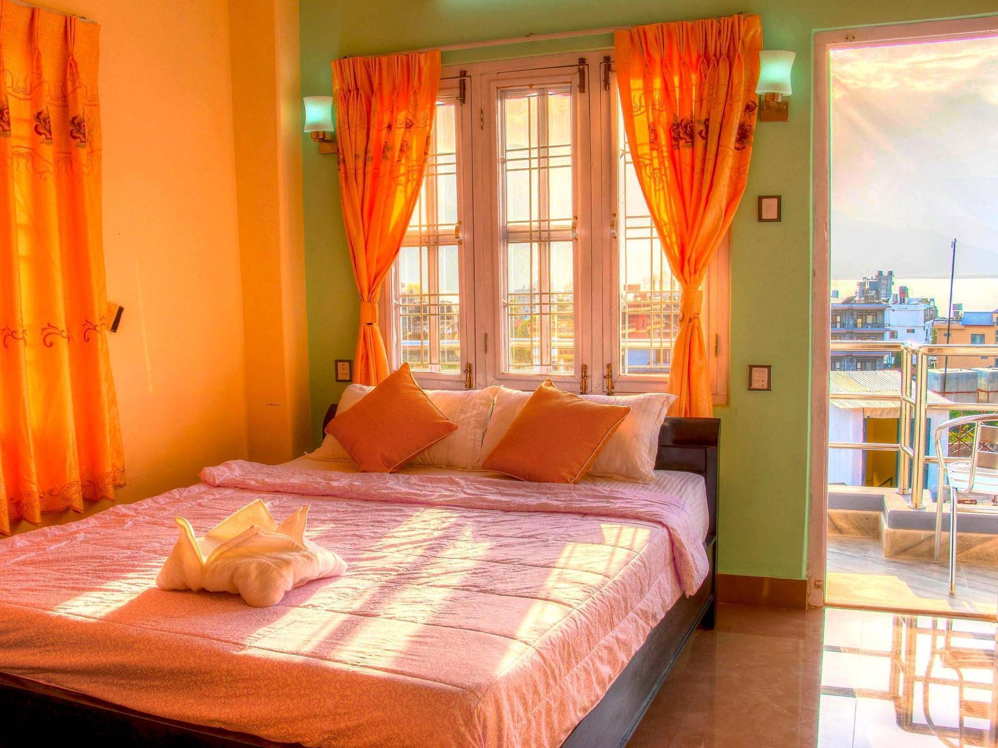 Hotel Atrium Pokhara Ngoại thất bức ảnh